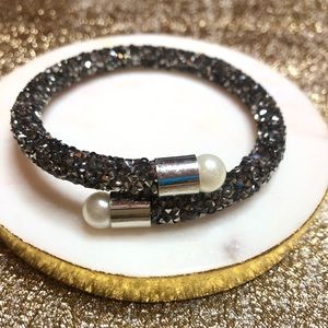 Crystals bangle hematite tone crystals w/ pearls